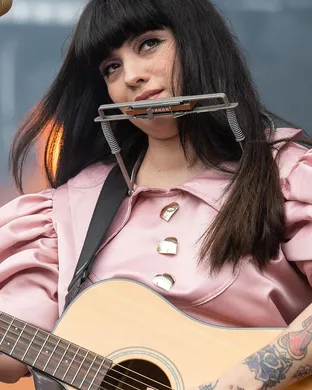 Mon Laferte Orlando